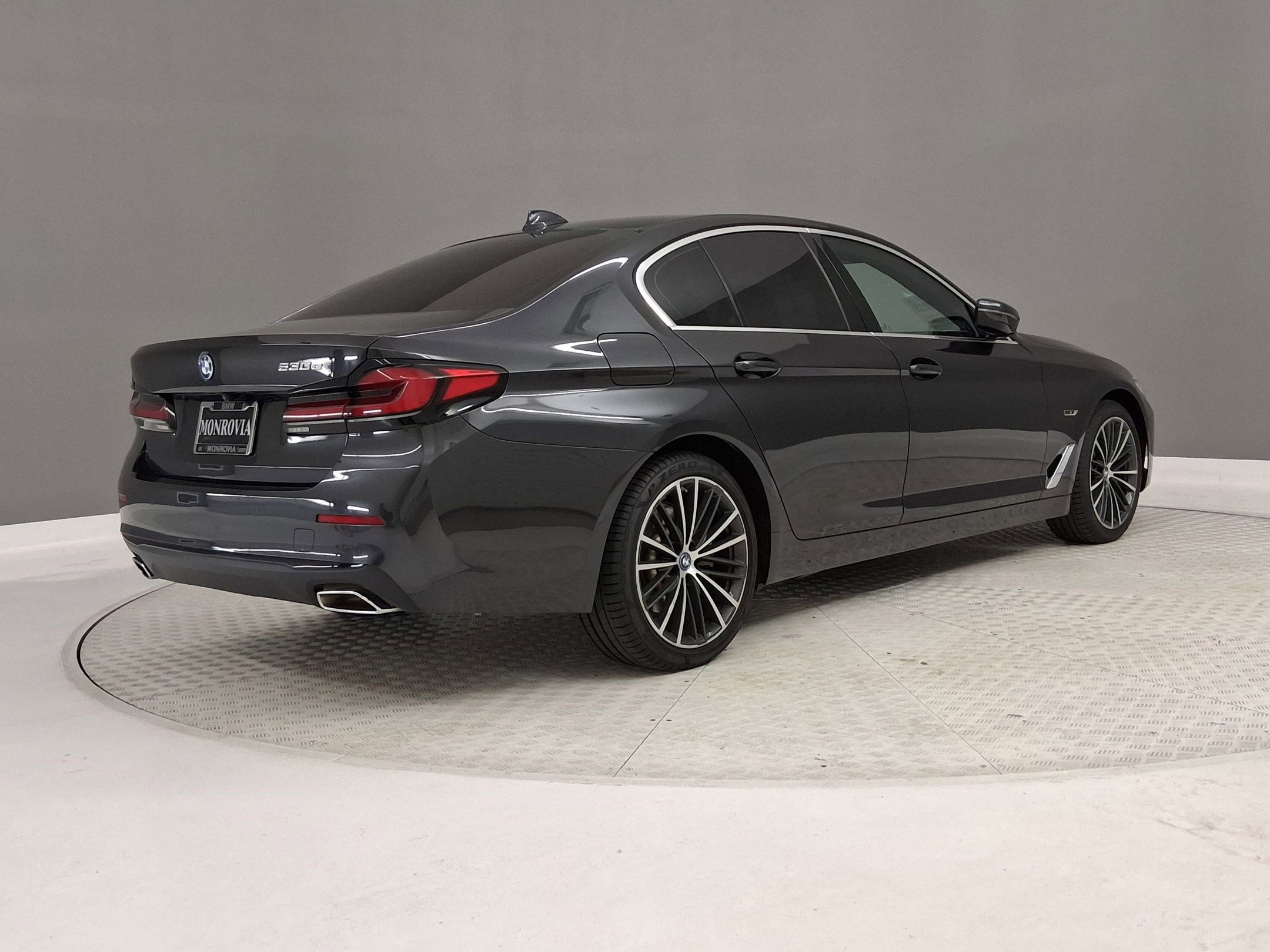 Used 2023 BMW 530e w/ Convenience Package RWD image 7