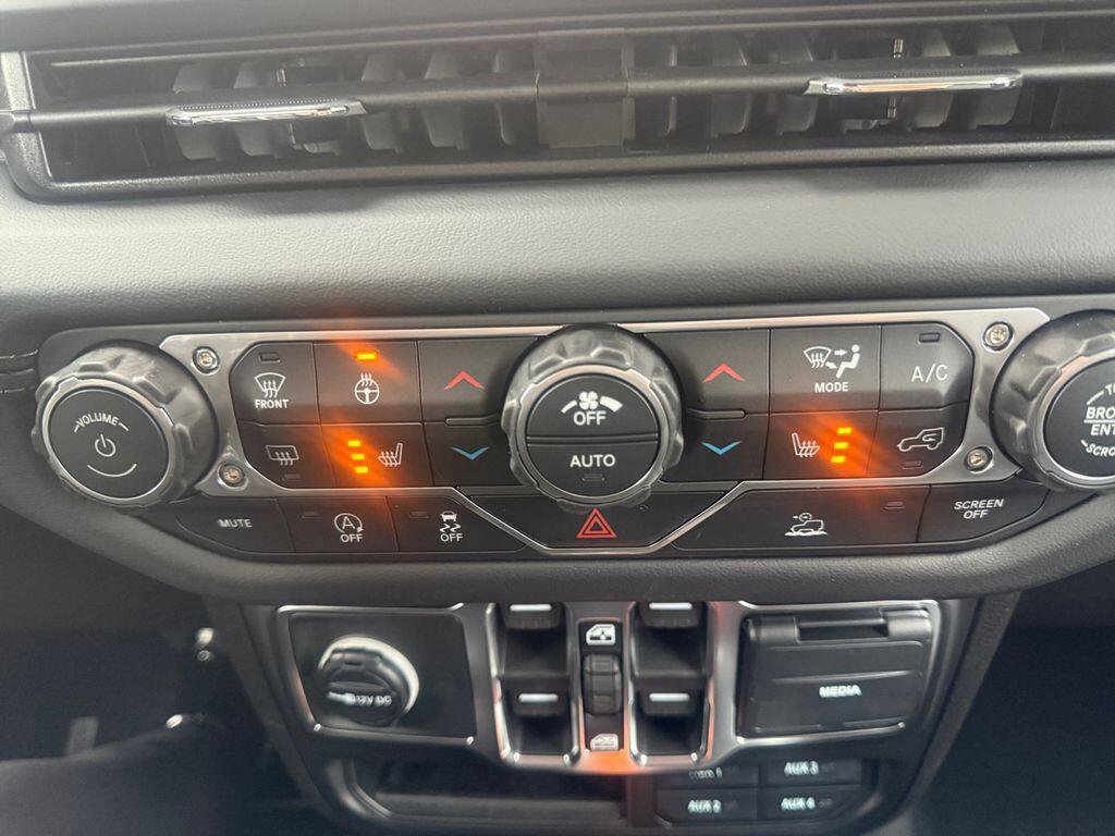 New 2026 Jeep Gladiator Sport image 16