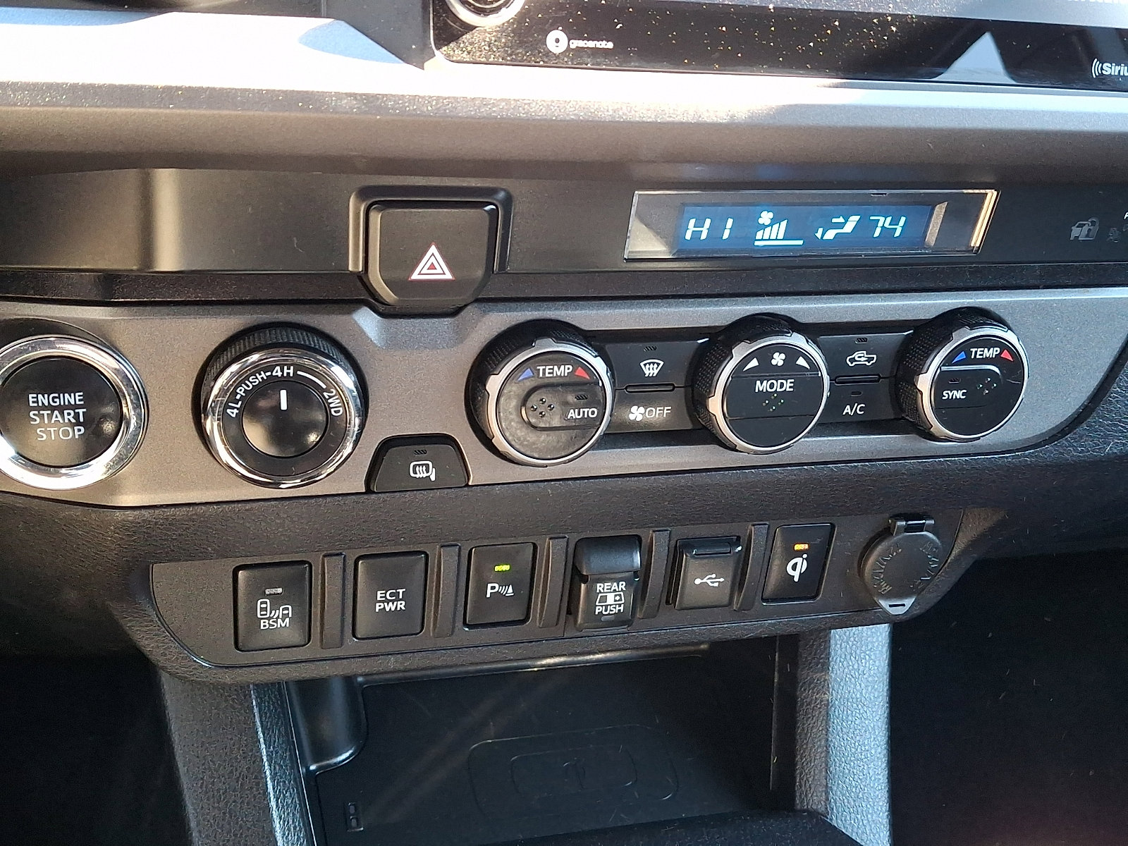 Used 2022 Toyota Tacoma TRD Off-Road image 14