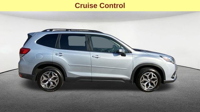 Used 2022 Subaru Forester Premium image 9