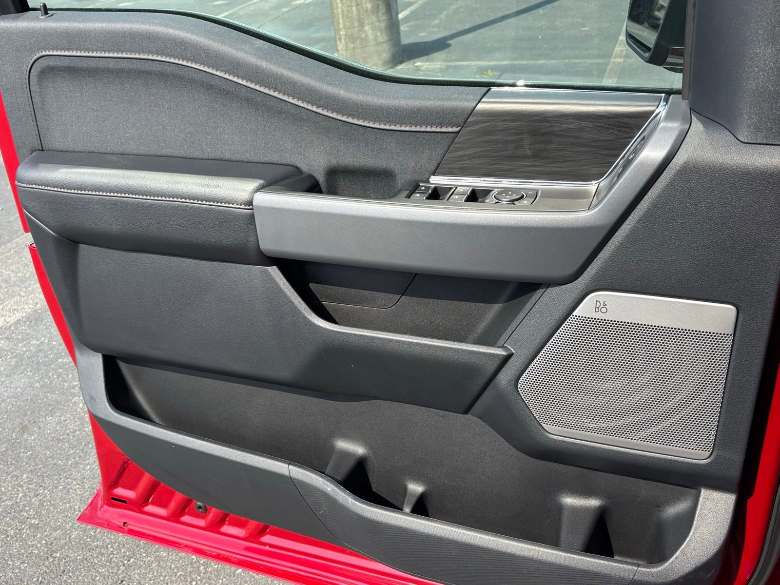 New 2025 Ford F150 Lariat w/ Equipment Group 502A High AWD/4WD image 15