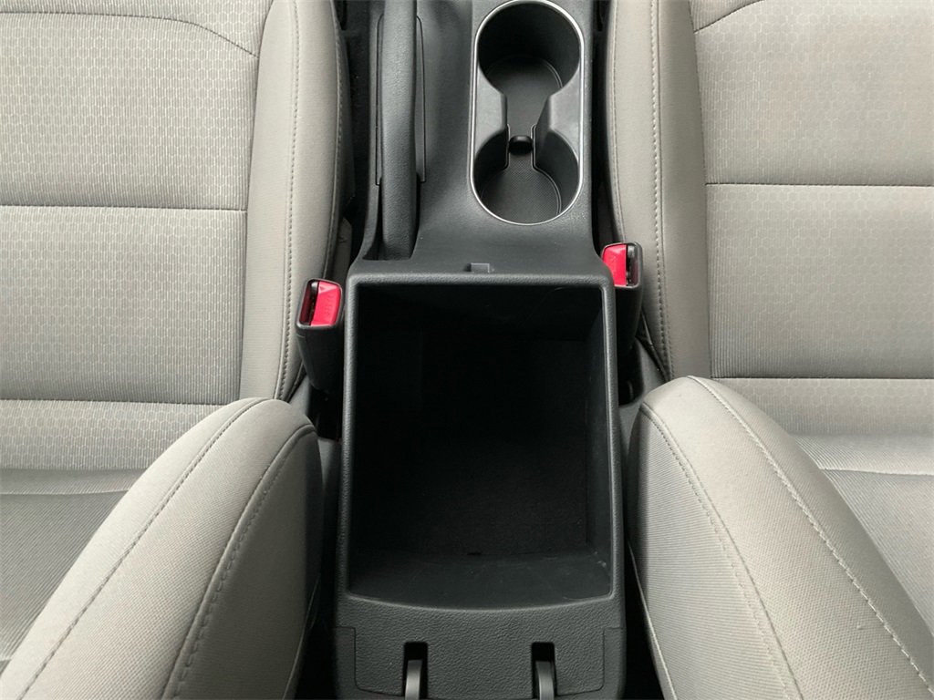 Used 2017 Hyundai Elantra SE image 11