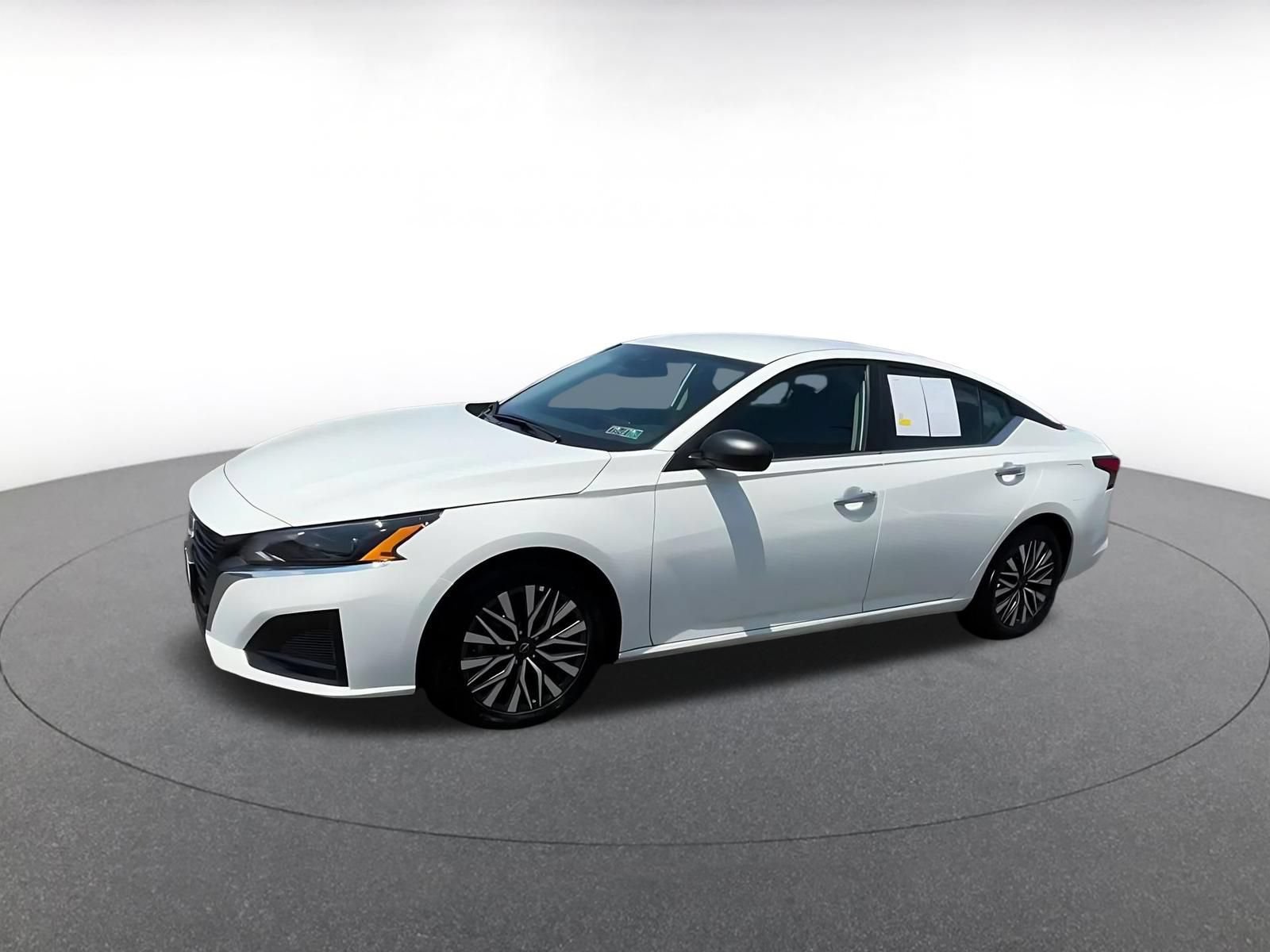 Used 2025 Nissan Altima 2.5 SV FWD image 7