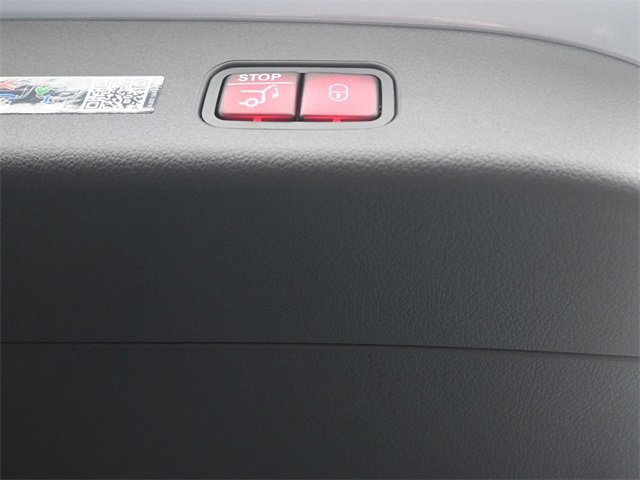 New 2025 Mercedes-Benz GLC 350e 4MATIC image 12