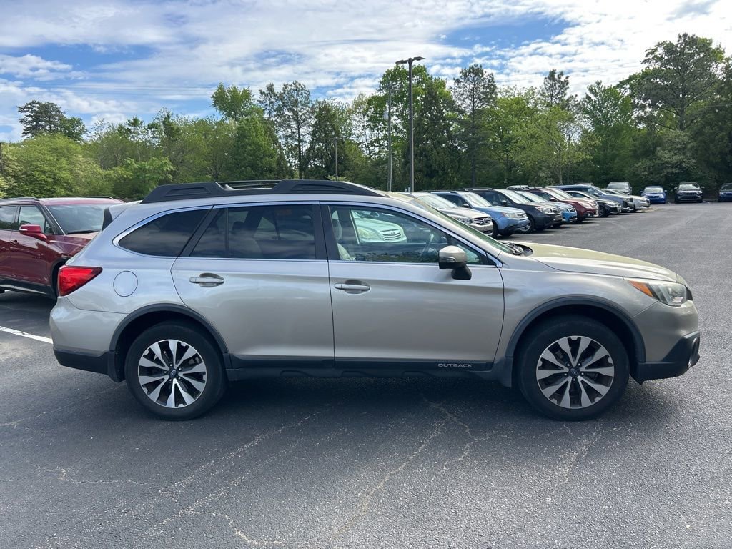 Used 2015 Subaru Outback 2.5i Limited image 2