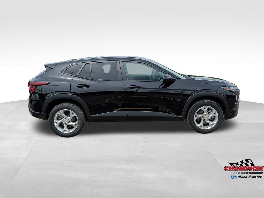 Used 2024 Chevrolet Trax LS w/ LS Convenience Package FWD image 6