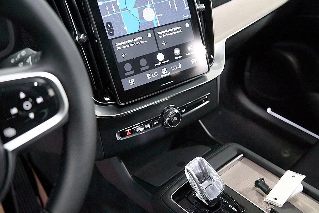 New 2026 Volvo XC90 T8 Plus w/ Protection Package image 15