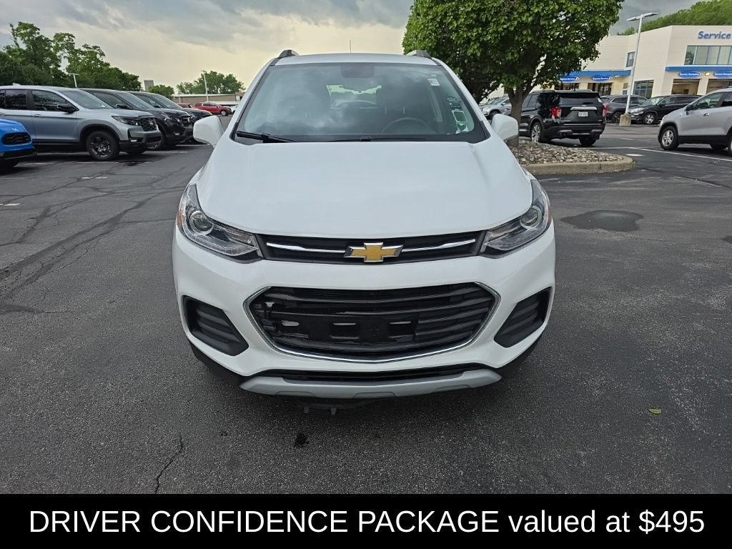 Used 2020 Chevrolet Trax LT w/ Driver Confidence Package AWD/4WD image 2