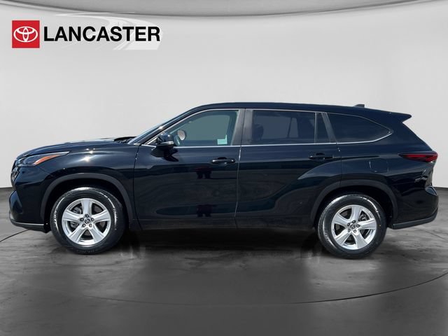 Certified 2025 Toyota Highlander LE FWD image 4