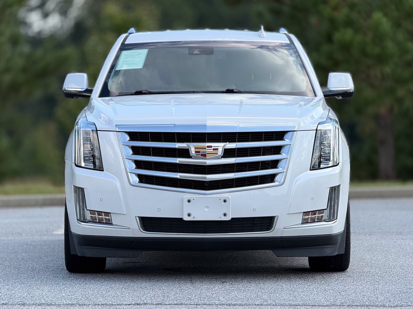 Used 2016 Cadillac Escalade Luxury AWD/4WD image 3