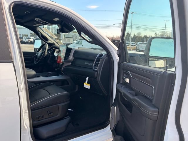 New 2026 RAM 3500 Laramie AWD/4WD image 28