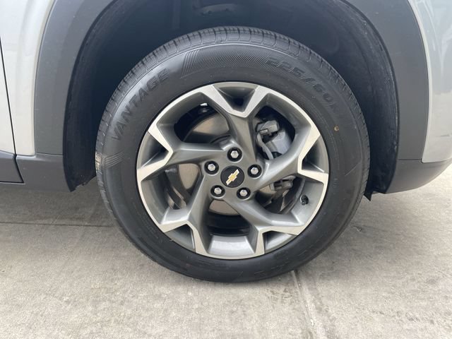 Used 2025 Chevrolet Trax LT w/ LT Convenience Package FWD image 41