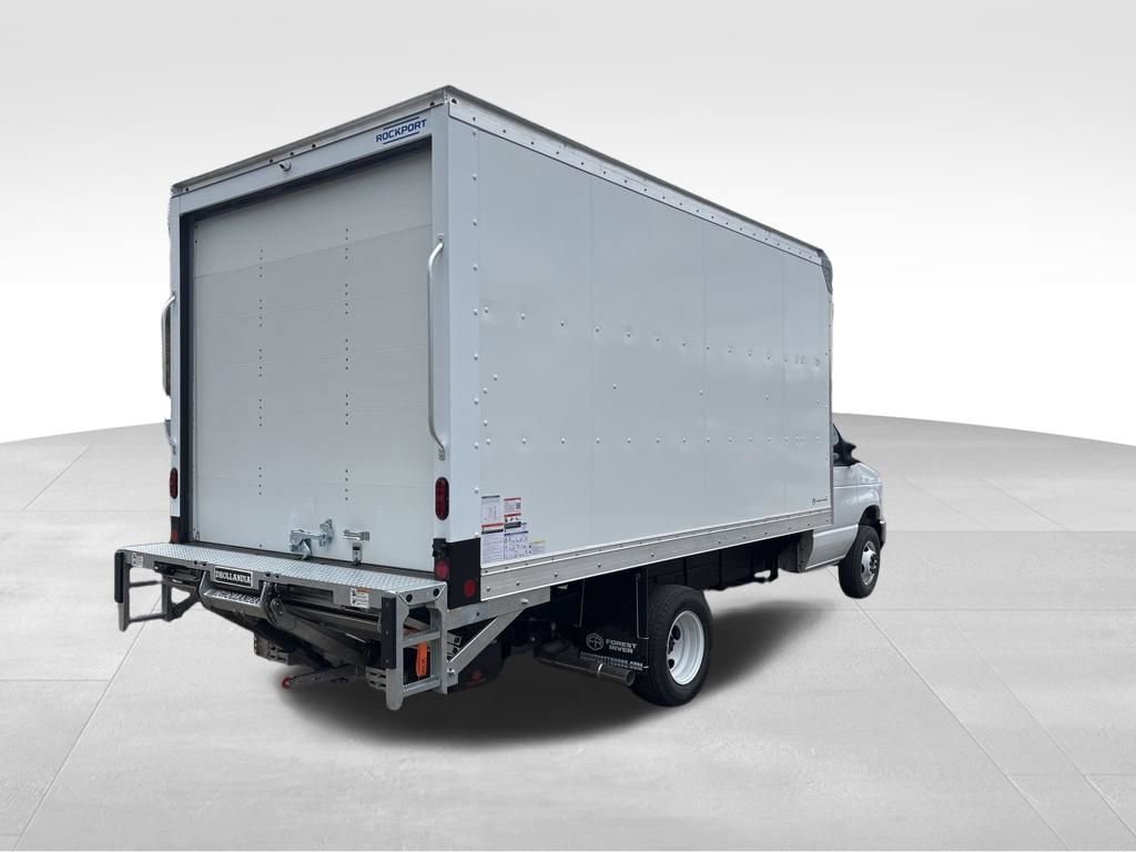 New 2027 Ford E-450 and Econoline 450 Super Duty w/ Power Equipment Group RWD image 5