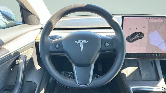 Used 2021 Tesla Model 3 Standard Range Plus RWD image 13
