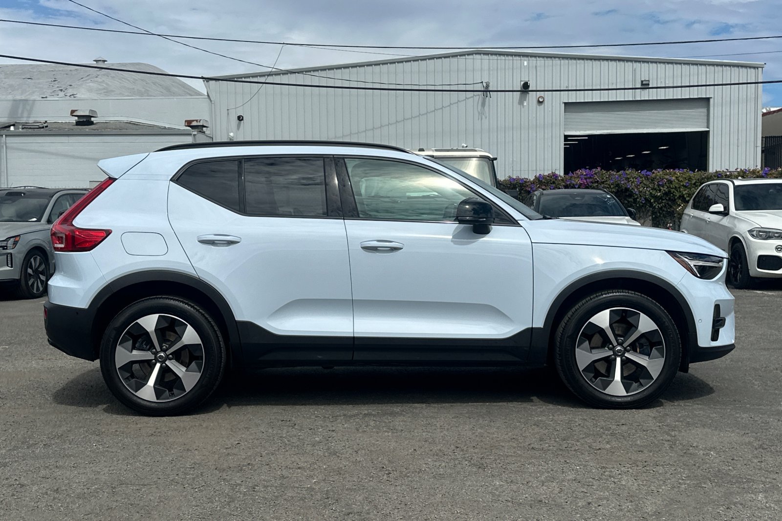 Used 2026 Volvo XC40 B5 Plus w/ Protection Package Premier AWD/4WD image 9