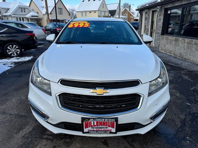 Used 2015 Chevrolet Cruze LT image 2