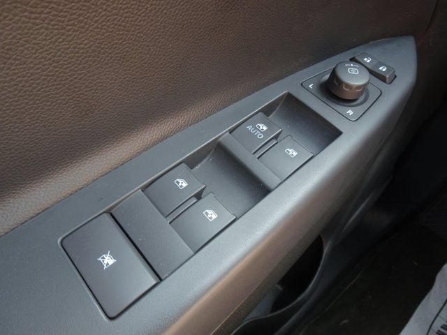 Used 2014 Chevrolet Captiva Sport LT w/ Convenience Package FWD image 23