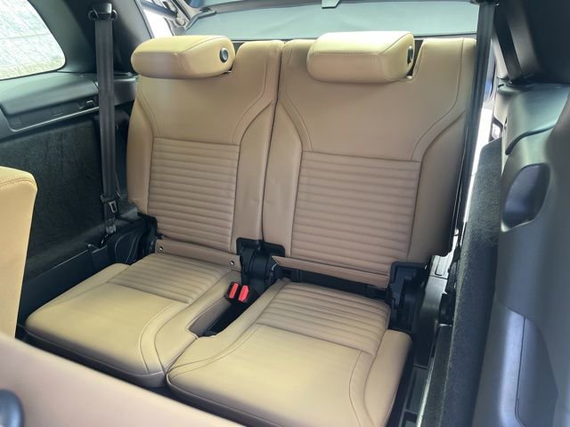 Used 2023 Land Rover Discovery HSE R-Dynamic AWD/4WD image 11