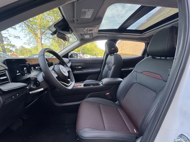 New 2026 Nissan Kicks SR w/ SR Premium Package AWD/4WD image 28