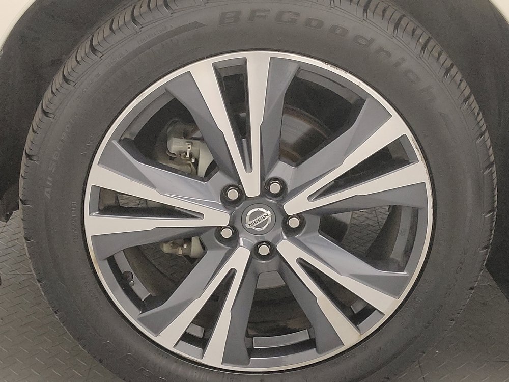 Used 2019 Nissan Pathfinder Platinum w/ Cargo Package AWD/4WD image 31