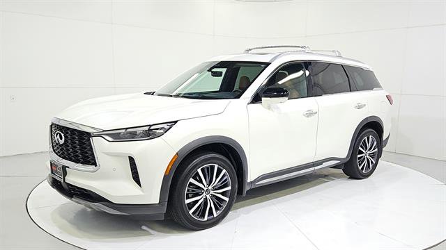 Used 2023 INFINITI QX60 Sensory w/ Vision Package AWD/4WD image 3
