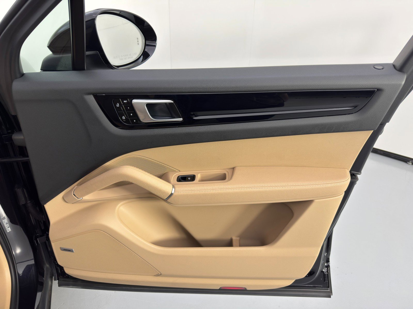 Used 2019 Porsche Cayenne E-Hybrid image 46