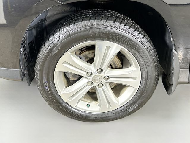 Used 2012 Toyota Highlander Limited w/ Tow Pkg image 18