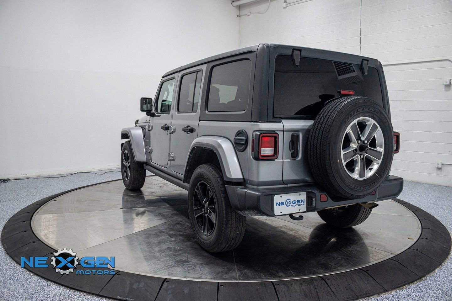 Used 2021 Jeep Wrangler Unlimited Sahara image 5