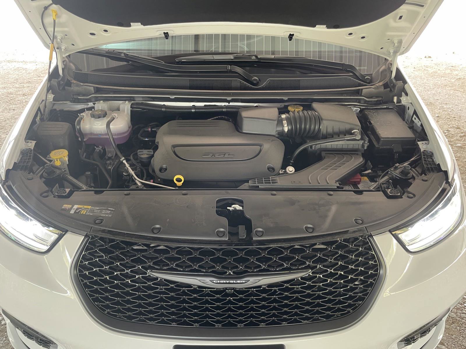 New 2025 Chrysler Pacifica Select w/ Fav Edition Package image 43