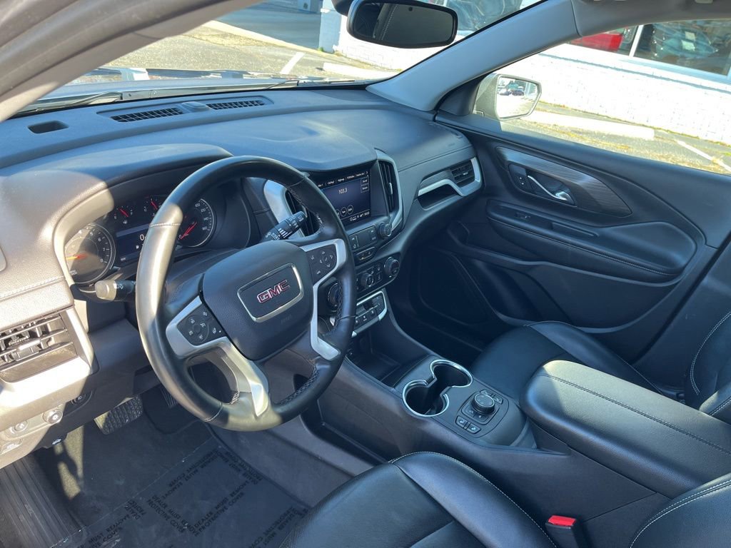 Used 2024 GMC Terrain SLT image 25