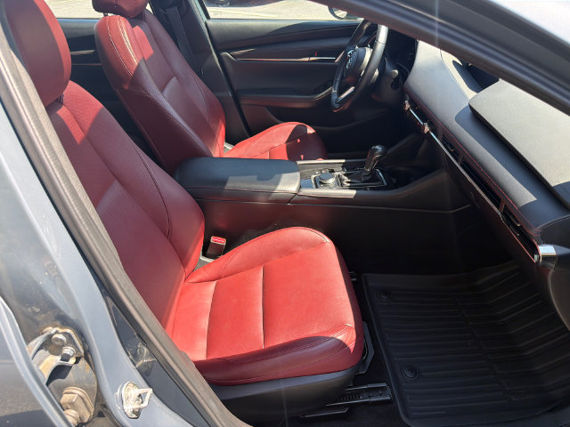 Used 2023 MAZDA MAZDA3 s FWD image 14
