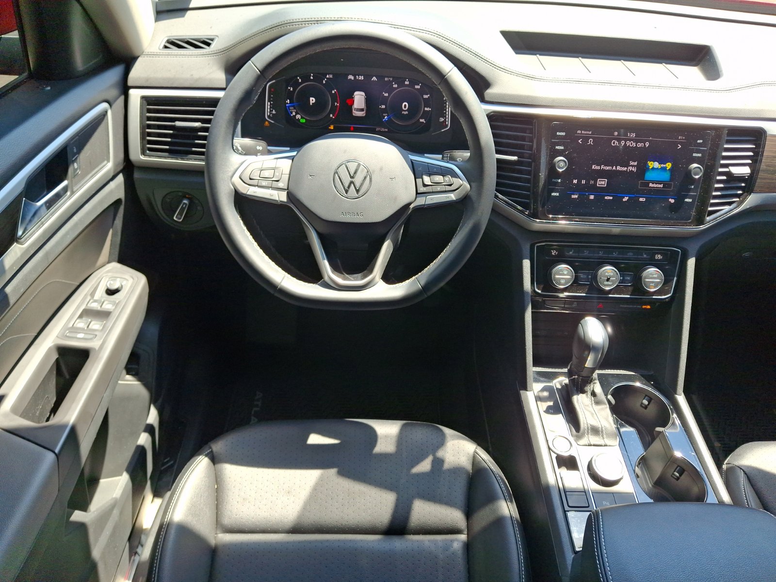 Used 2023 Volkswagen Atlas SE w/ Black Wheel Package AWD/4WD image 12