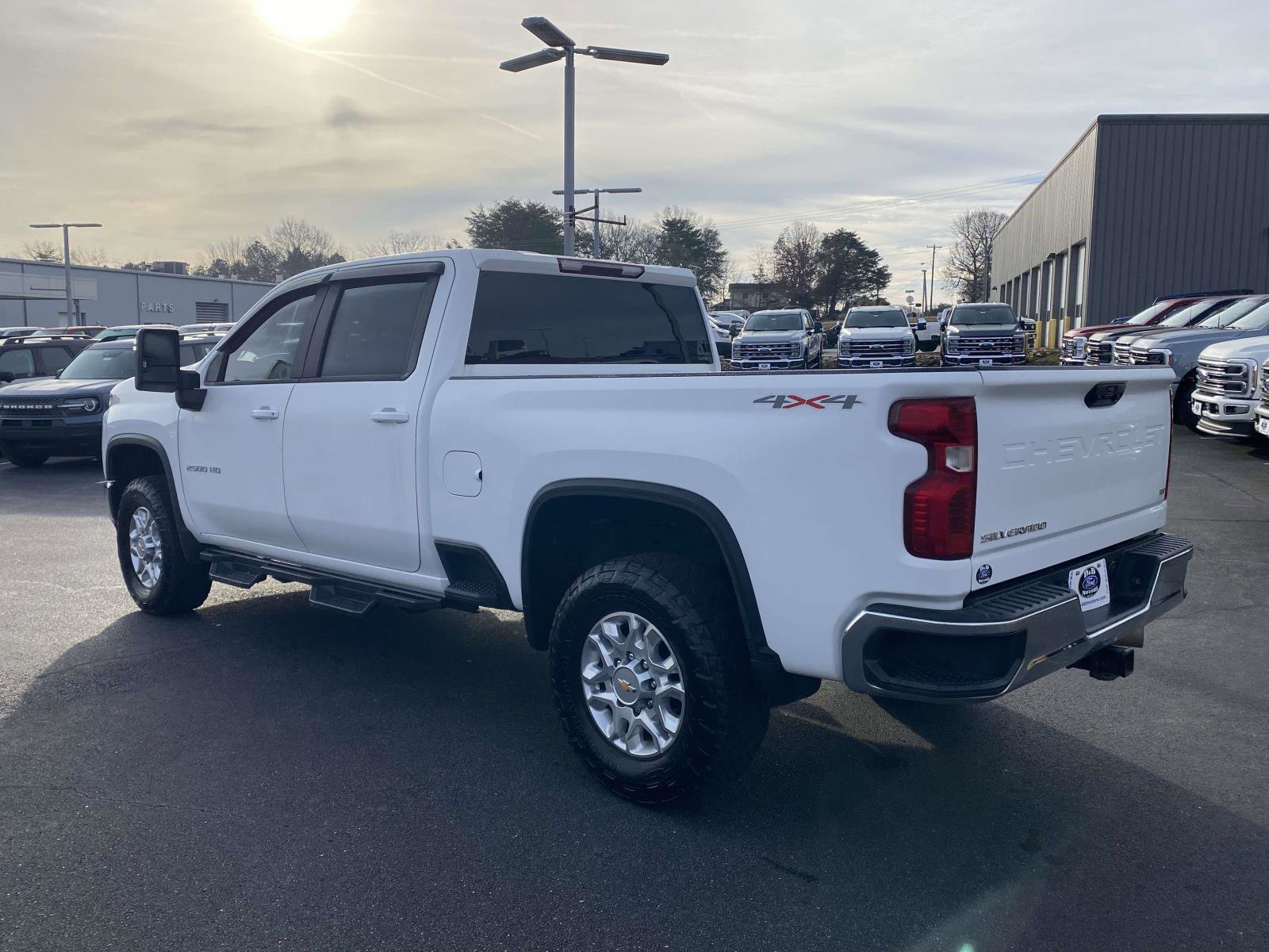 Used 2022 Chevrolet Silverado 2500 LT w/ Fleet Comfort Package image 4