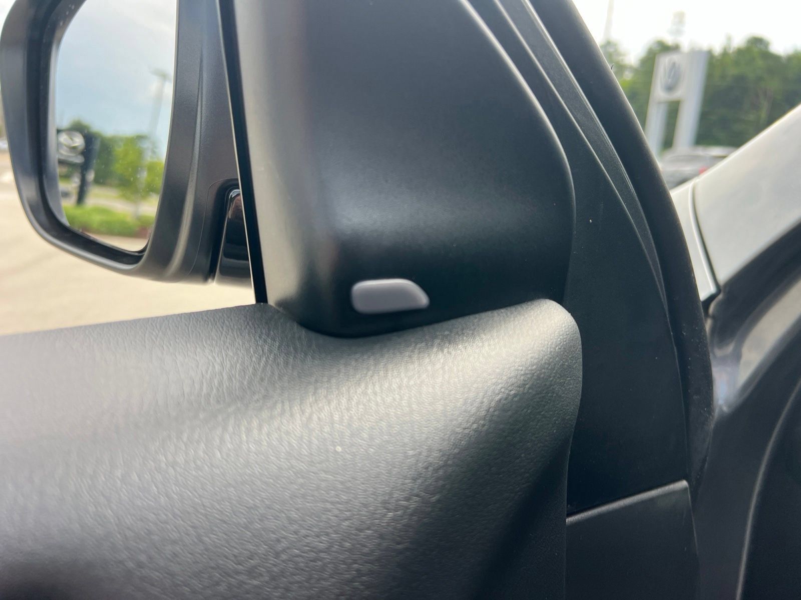 Used 2020 Nissan Pathfinder SV FWD image 25