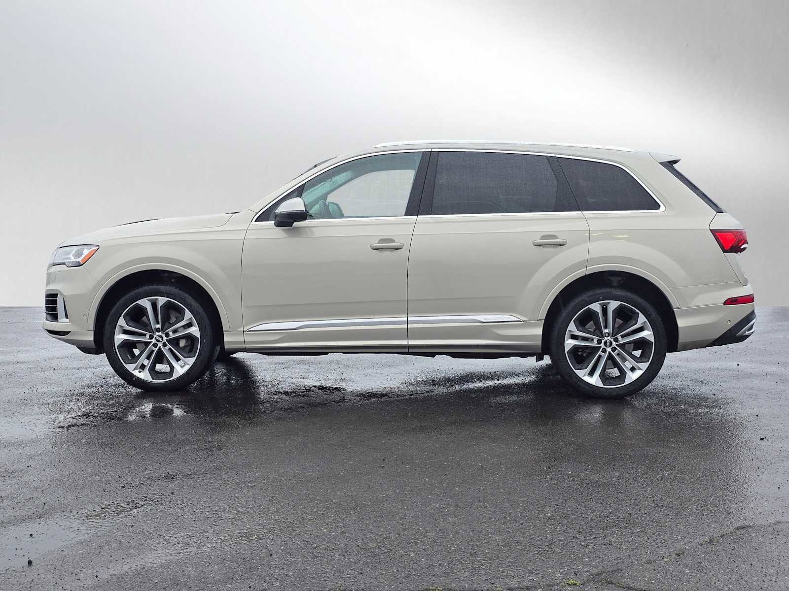 Used 2021 Audi Q7 3.0T Premium Plus w/ Executive Package image 7