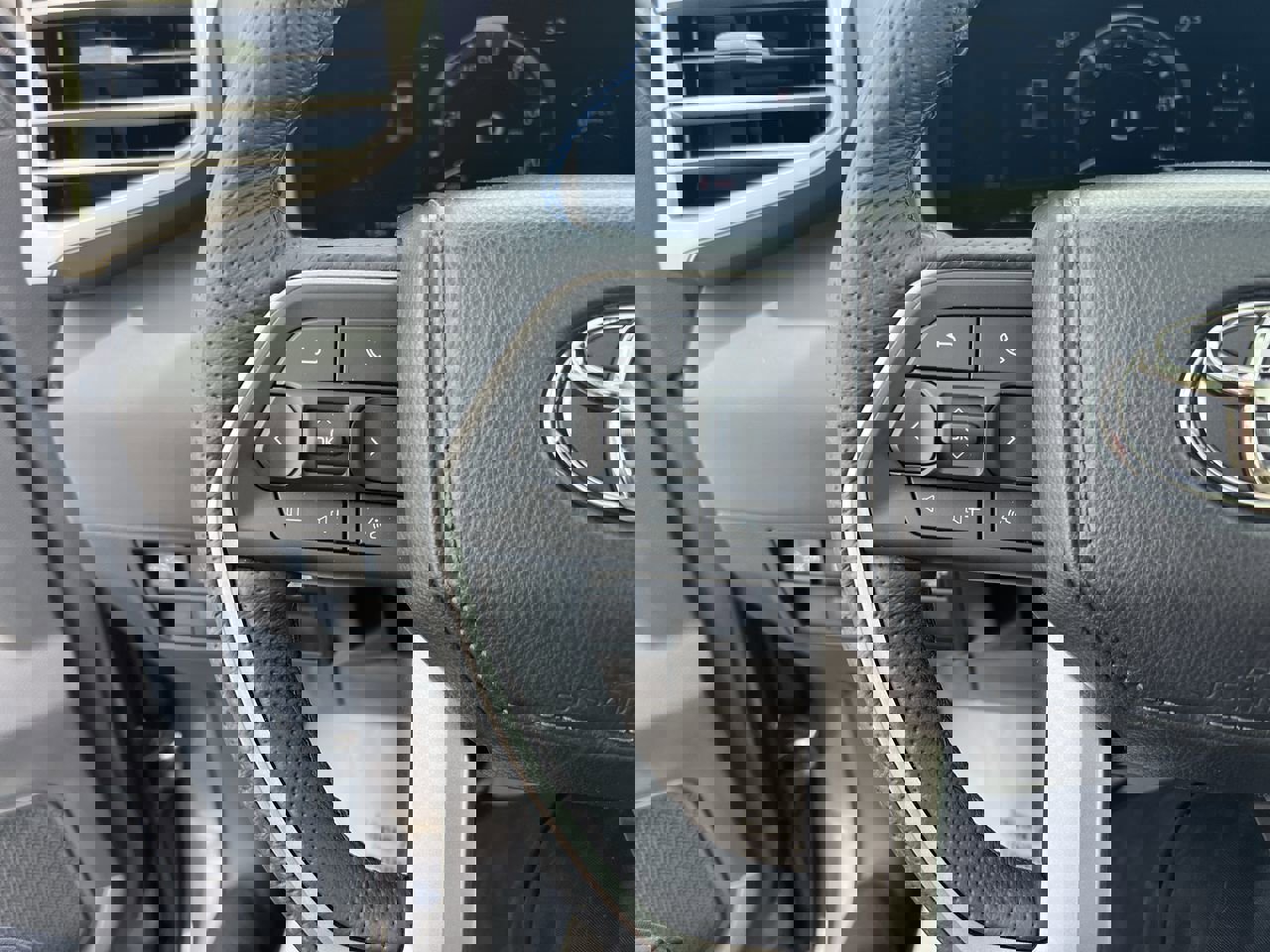 Used 2026 Toyota Tundra Platinum w/ TRD Off-Road Package image 19