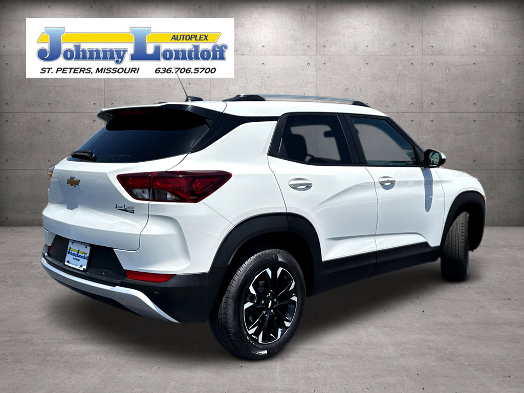 Used 2023 Chevrolet TrailBlazer LT w/ Convenience Package FWD image 2