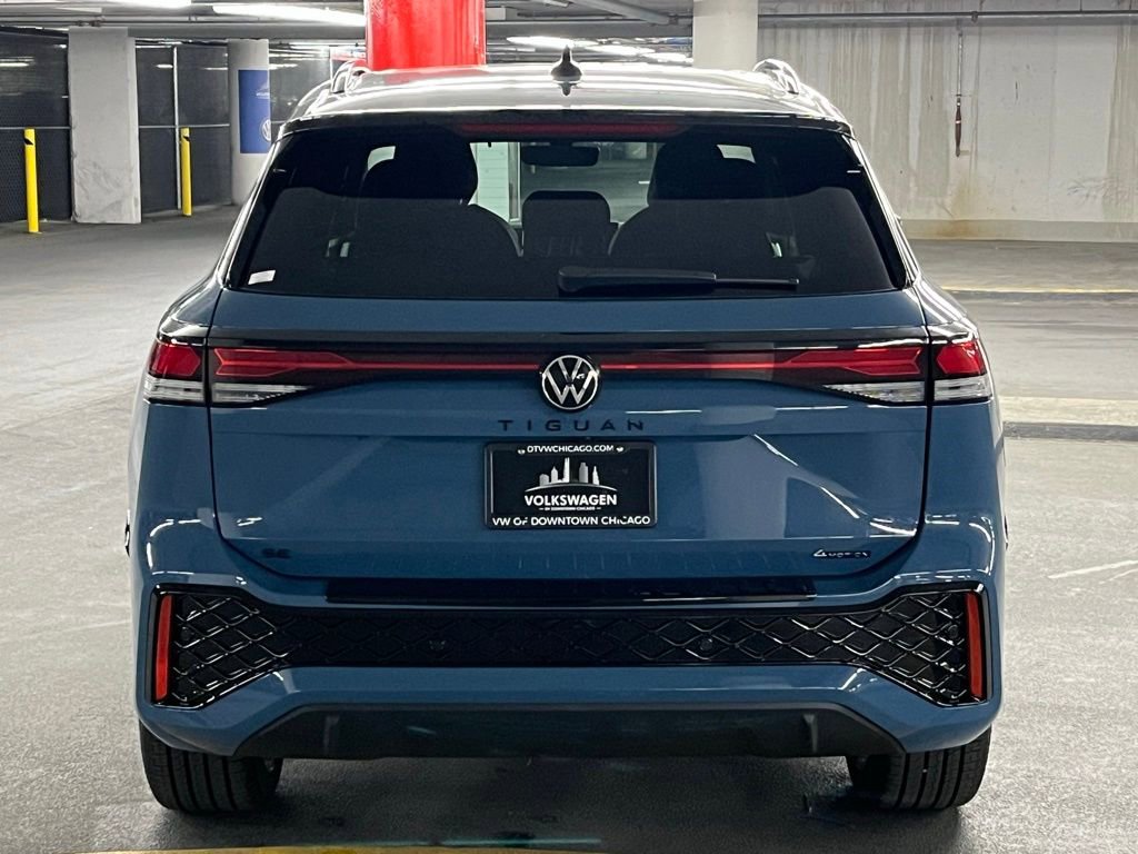 New 2025 Volkswagen Tiguan SE R-Line image 33