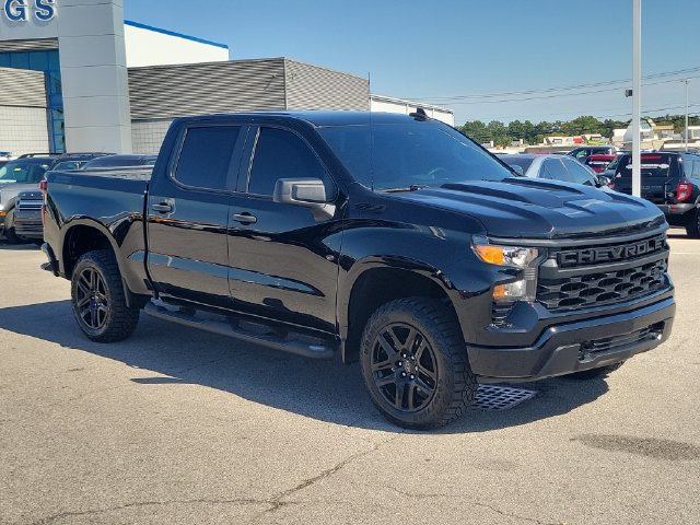 Used 2022 Chevrolet Silverado 1500 Custom Trail Boss w/ Midnight Edition AWD/4WD image 7