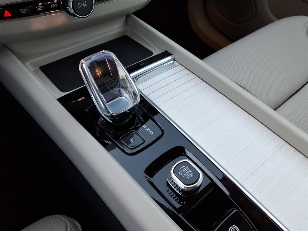 New 2026 Volvo XC60 B5 Ultra w/ Protection Package Premier image 23