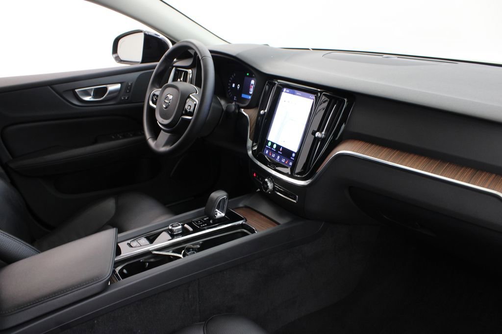 Used 2024 Volvo S60 B5 Plus AWD/4WD image 27