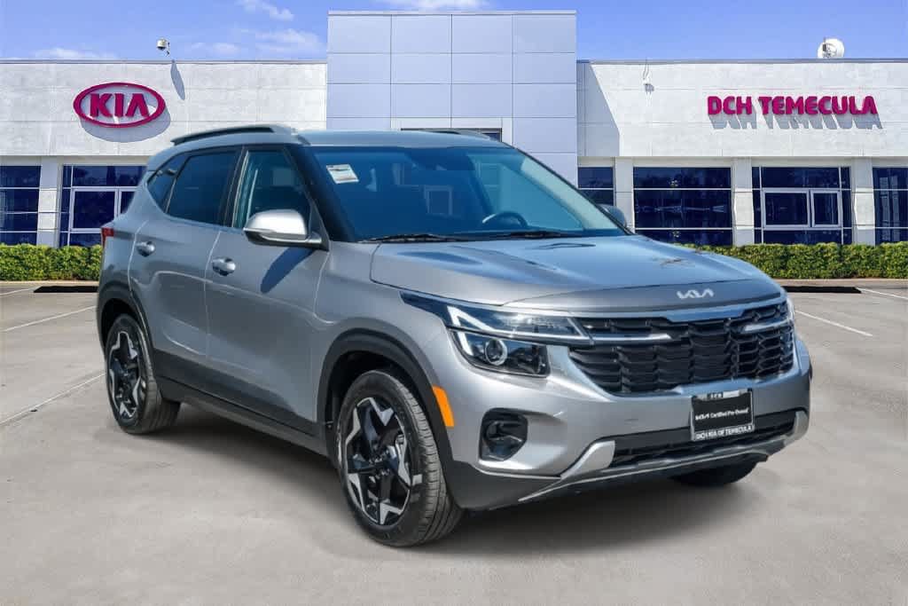 Certified 2025 Kia Seltos EX w/ EX Sunroof Package FWD image 3
