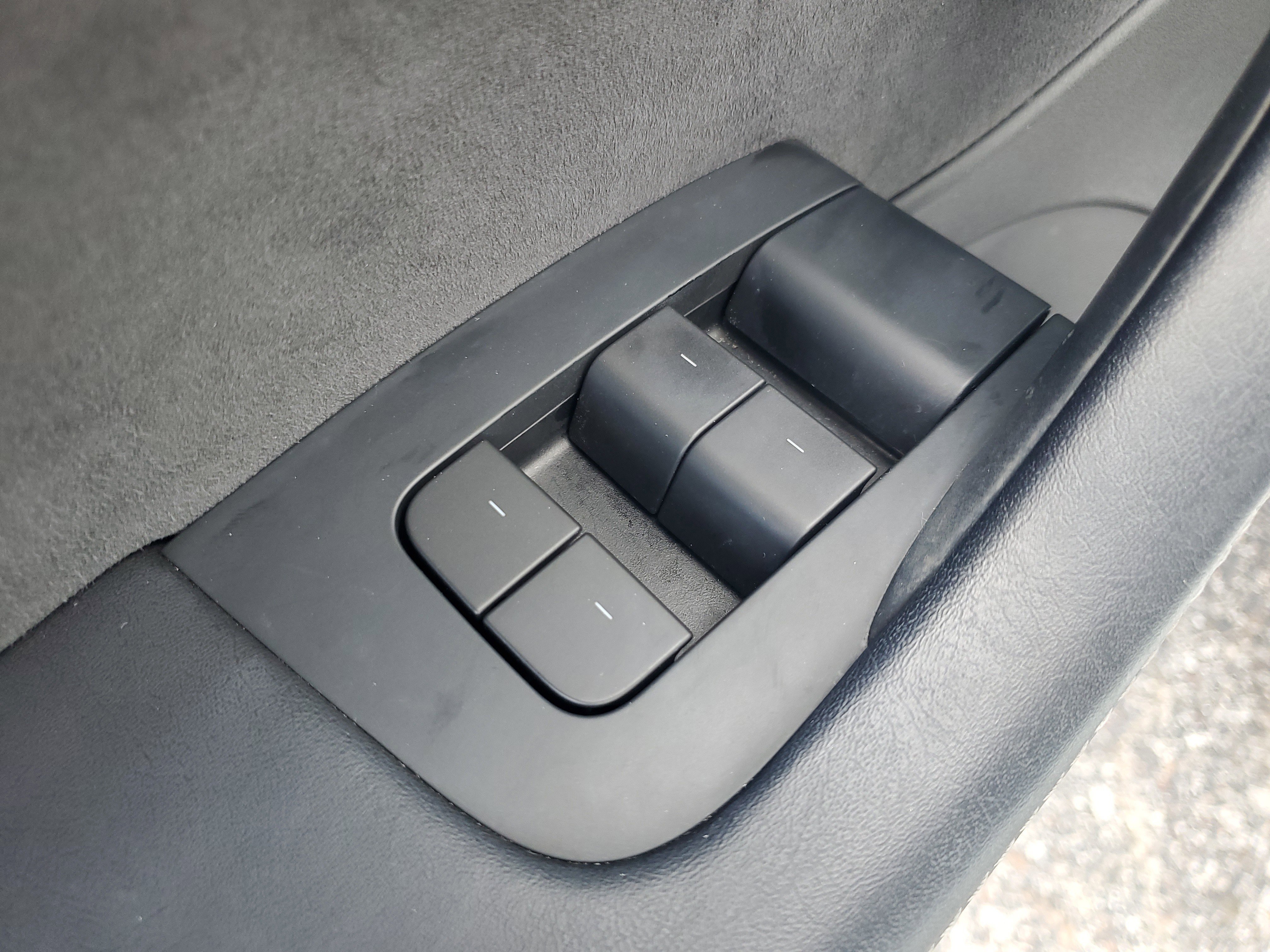 Used 2023 Tesla Model 3 Standard Range image 11