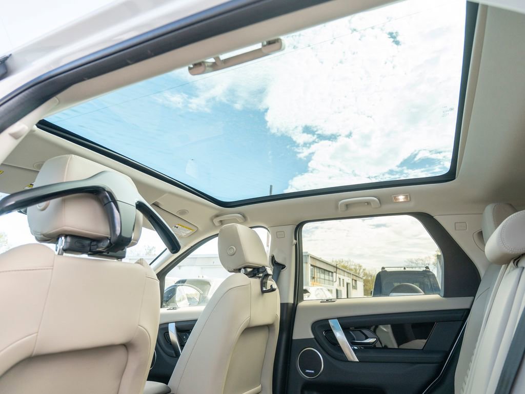 New 2025 Land Rover Discovery Sport S image 21