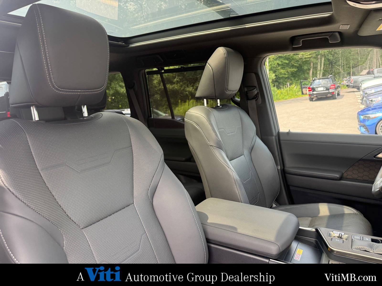 Used 2024 Lexus GX 550 w/ Accessory Package (2T) AWD/4WD image 31
