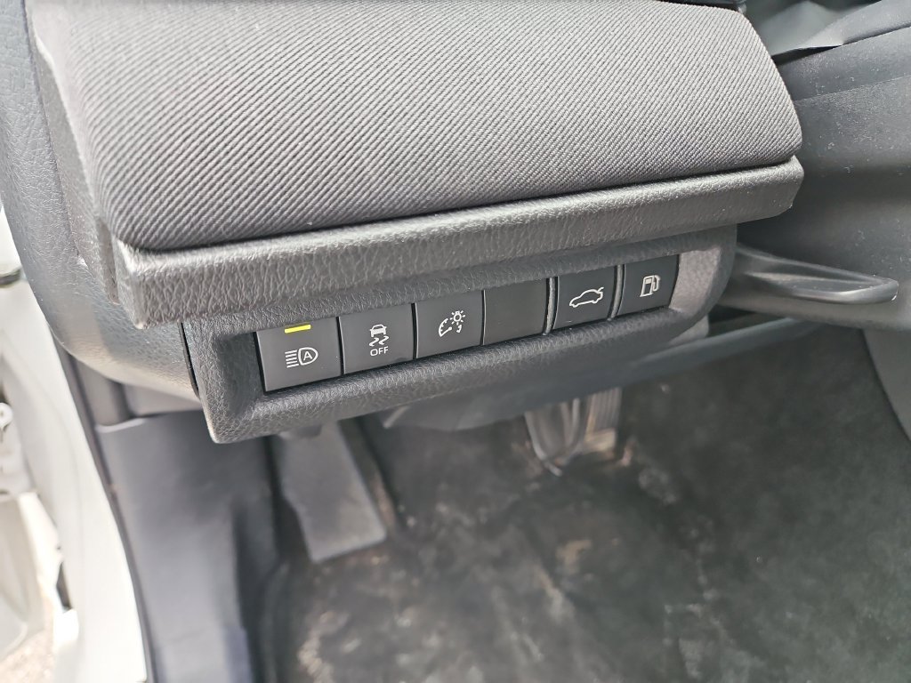 Used 2025 Toyota Camry LE FWD image 25