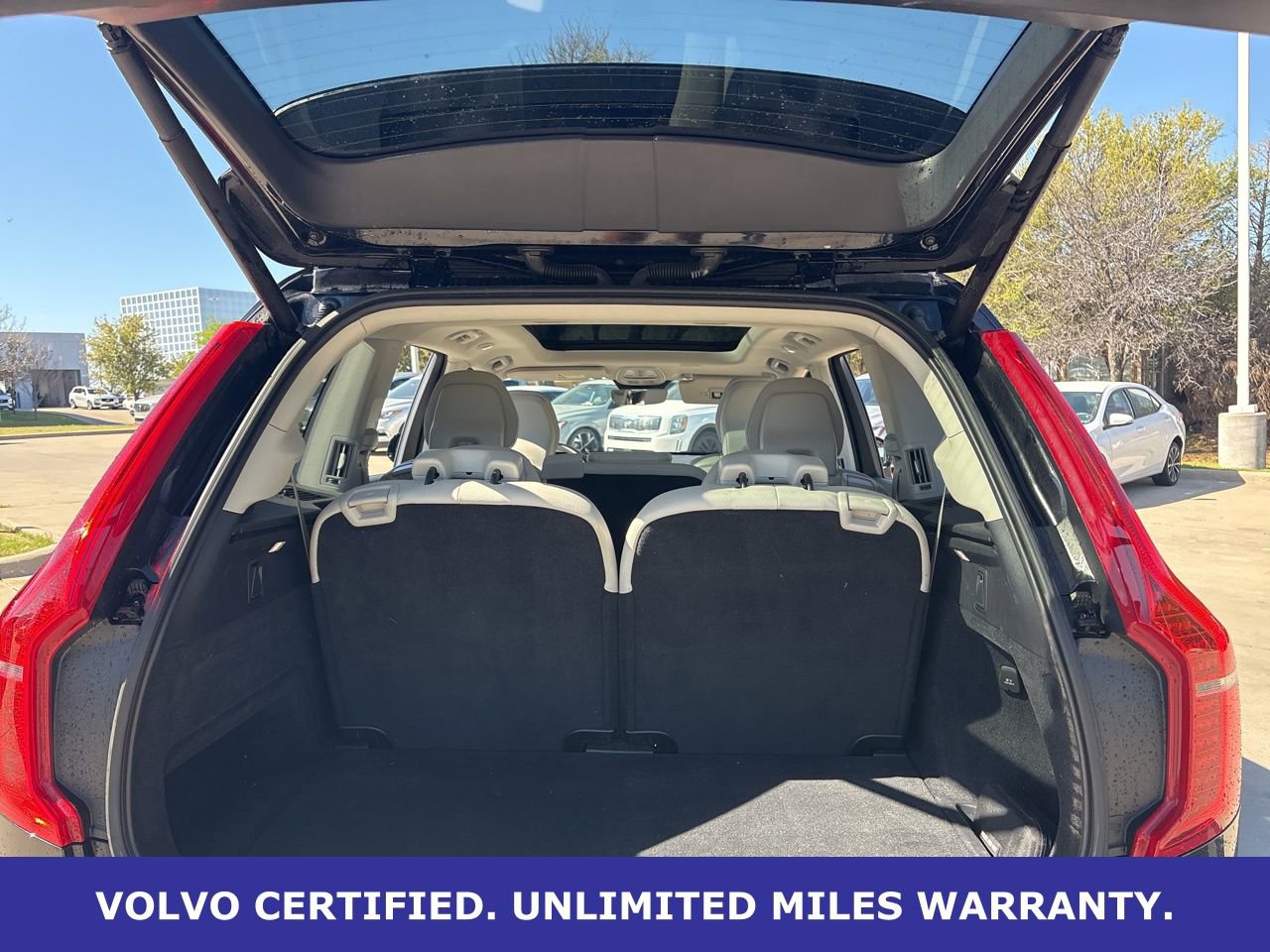 Used 2023 Volvo XC90 B6 Plus w/ Protection Package Premier image 10