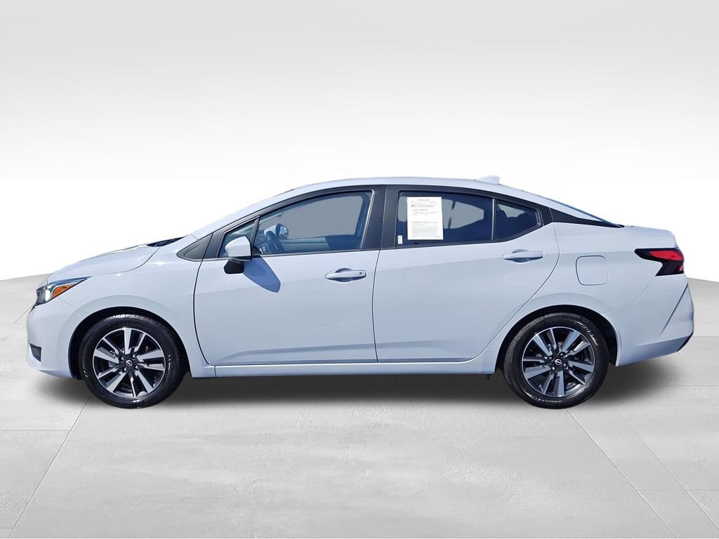 Used 2024 Nissan Versa SV FWD image 2