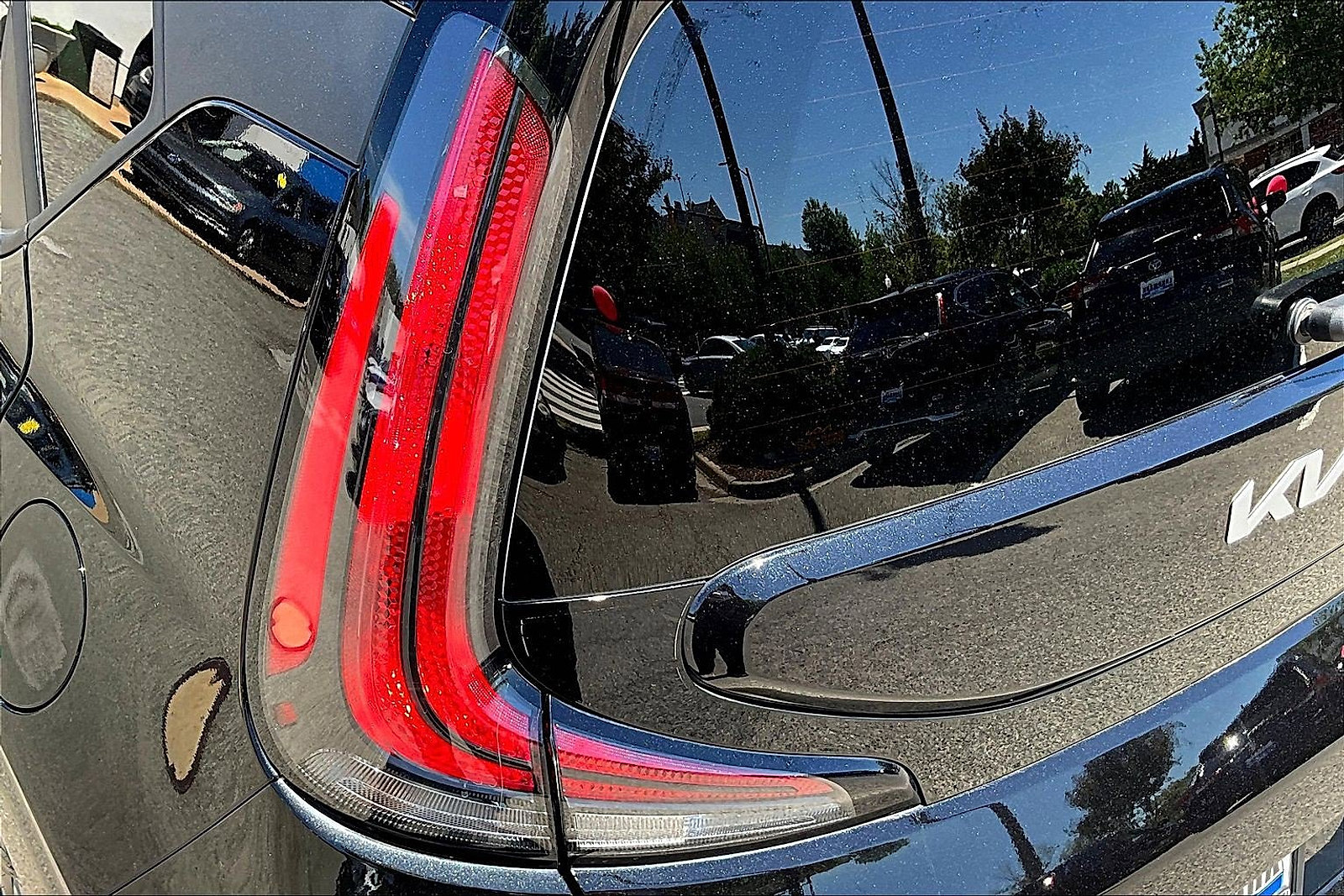 Used 2025 Kia Soul LX FWD image 30