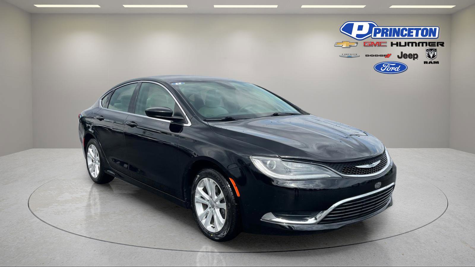 Used 2016 Chrysler 200 Limited image 1